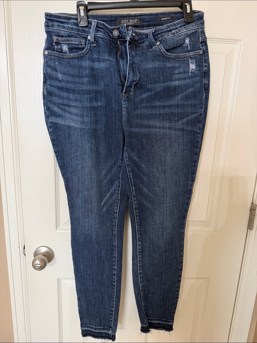Judy Blue Skinny Fit Jeans with Frayed Edge
